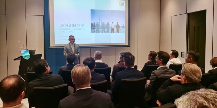 The author Gabor Holch: Worldwide business leaders who try to comprehend China’s unavoidable impact on their livelihoods often ignore the most important voices: those of expatriate managers with years of experience in the country. Based on interviews with China-based corporate executives over five years, Dragon Suit brings to life the country’s swarming cities, recent economic tsunami, unstoppable middle class.