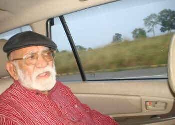 Discover the life and legacy of Lekh Tandon, a renowned Indian filmmaker and actor who directed iconic movies like Professor, Prince, and Agar Tum Na Hote. Learn about his contributions to Bollywood and television.