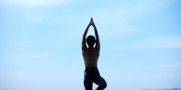 We often hear the phrase “take care of your mental health”, but what many people overlook is that one of the most powerful tools for doing so isn’t meditation, therapy, or a weekend getaway—it’s the ability to set healthy boundaries. Boundaries are like invisible fences for your mind and emotions. They protect your energy, preserve your peace, and help you live in alignment with your values. Without them, burnout, resentment, and constant stress can slowly creep in, leaving you feeling overwhelmed and disconnected from yourself.