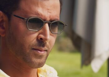 War 2, starring Hrithik Roshan and Jr NTR, opened to negative reviews and a concerning box office. With a Day 1 collection of Rs 52.5 crore, its Hindi earnings fell short of expectations, raising concerns about the franchise's trajectory.