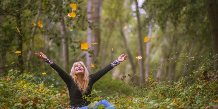 Poetry Collection: The Canvas of Livin’, Elusive Happiness & More – Verses of Life, Love & Loss