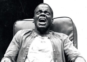 Explore the dramatic climax of Jordan Peele's Get Out and the revolutionary significance of Chris's escape, backed by his friend Rod. We analyze the "Blue and Red Siren" moment, the chilling reality of the alternate ending, and the enduring metaphor of The Sunken Place.