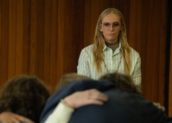 Wayward Ending Explained: A deep-dive analysis into the ambiguous and chilling finale of the Netflix series Wayward. Unpack the terrifying truth behind Evelyn's 'Leap,' the shocking rise of Laura as the new cult leader, and the haunting question of Alex's final choice. Discover how the ending confirms that the cycle of control is the true curse of Tall Pines.