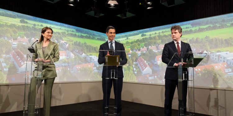 Dutch Coalition Policy: Addressing Labour Shortages, Demographic Shifts, and Long-Term Socio-Economic Stability